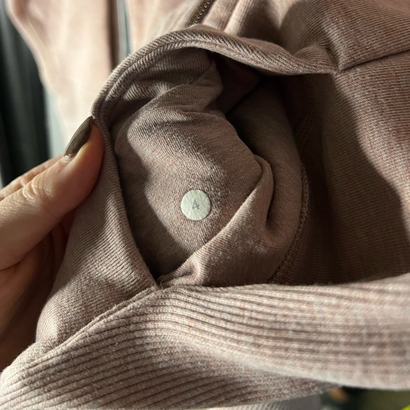 lululemon Scuba Hoodie Heathered Butter Pink w Rose Gold Zipper - Picture 3 of 4